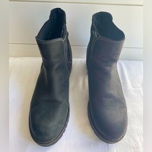 Bos. & Co. Black Leather Ankle Boots 38/7.5 Lined Waterproof Zip Up Heeled Goth